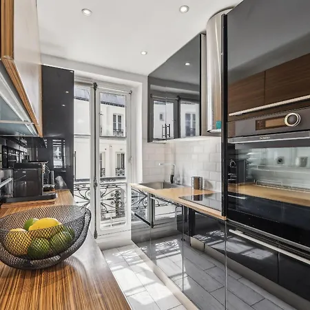 Appartement Bnbnova - 3br - Champs Elysees Parijs